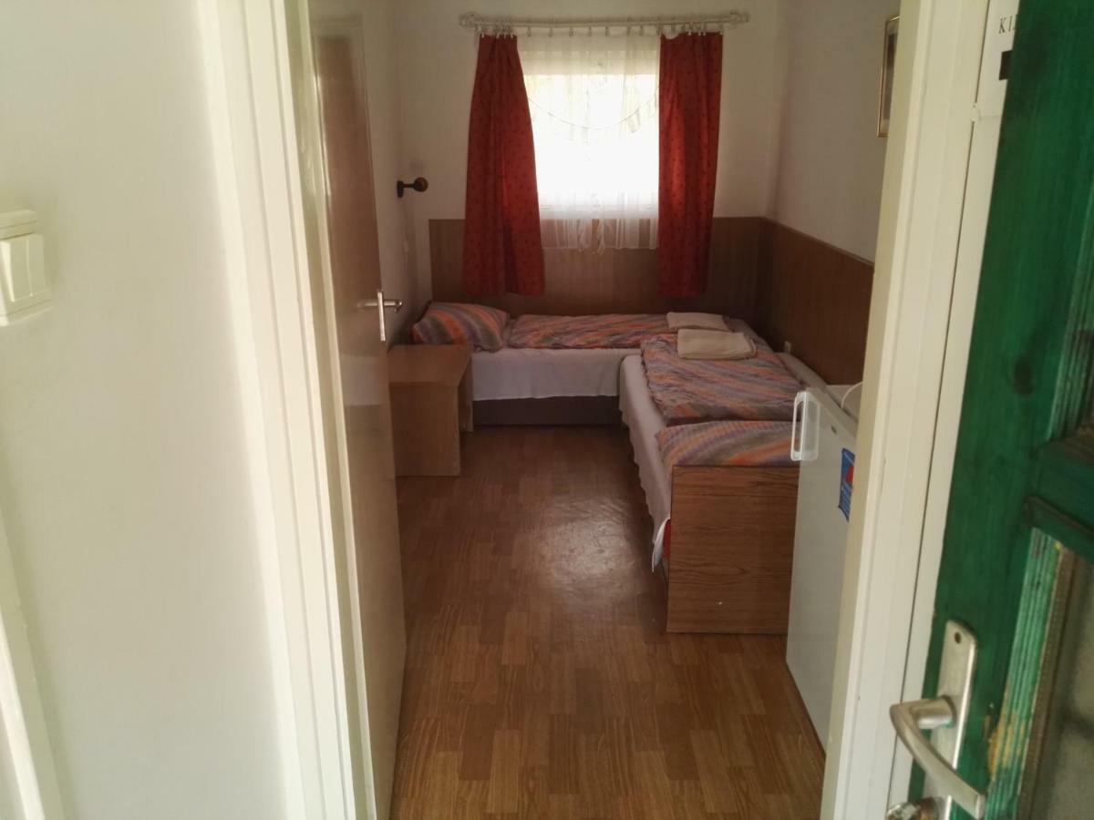 Vadasa Motel Es Etterem Hegyhátszentjakab Екстериор снимка